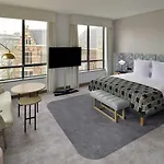 Moevenpick Szálloda 4*